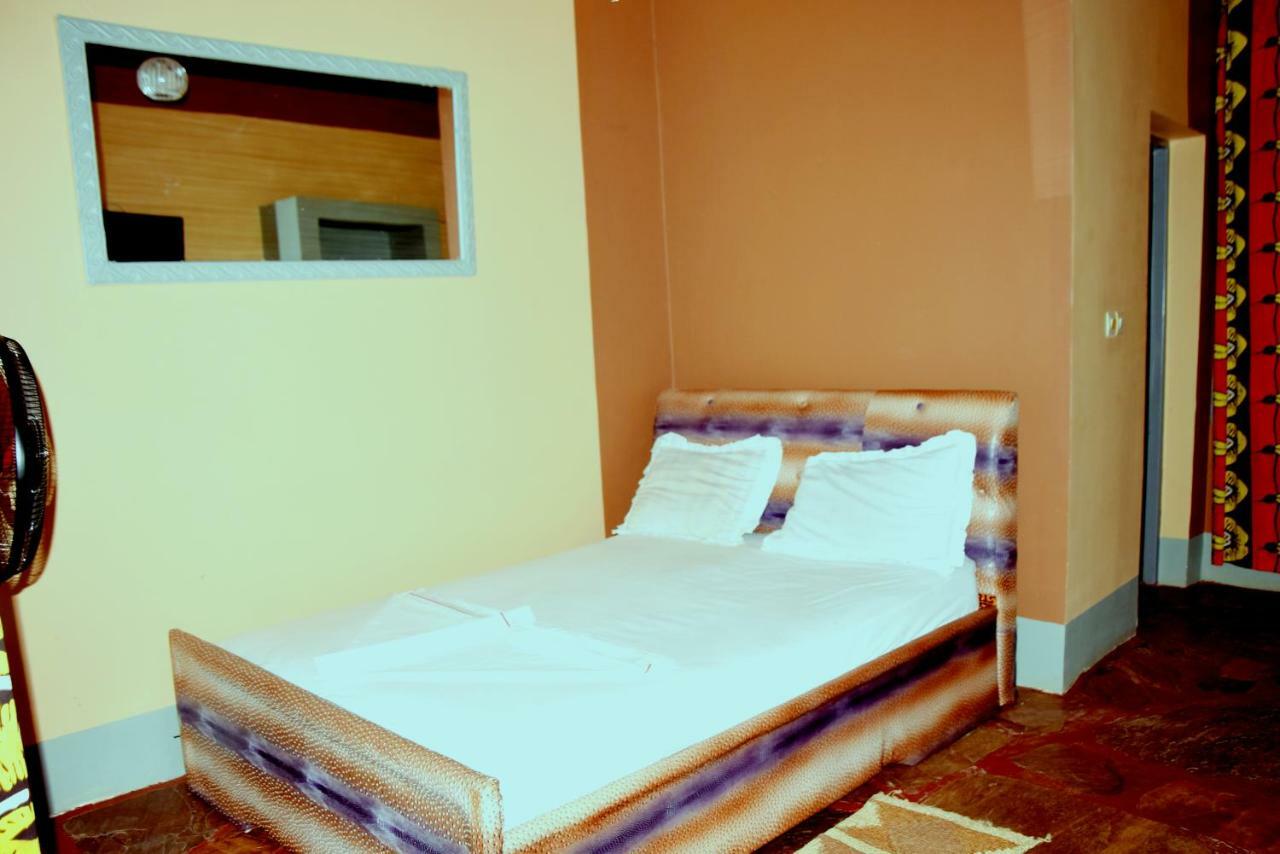 Saint Blaise Hotel Gatumba Habitación foto